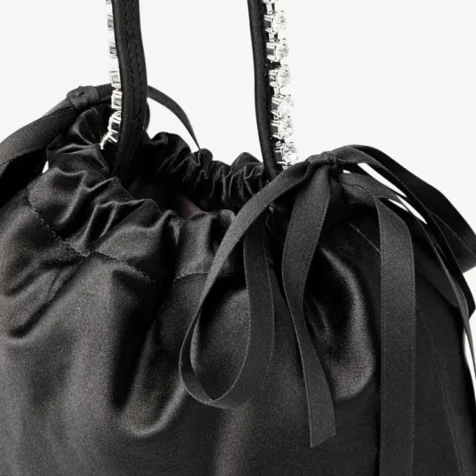Bolso de hombro mini de satén negro con cordón y asa superior