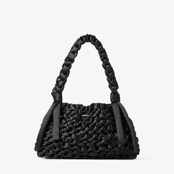 Bolso de hombro pequeño Cinch negro de satén tejido Bolso de hombro pequeño Cinch negro de satén tejido