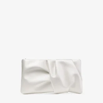 Bolso de mano Bonny Clutch en satén marfil