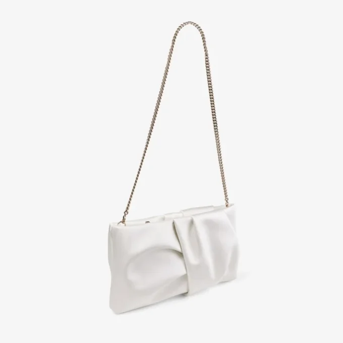 Bolso de mano Bonny Clutch en satén marfil Bolso de mano Bonny Clutch en satén marfil
