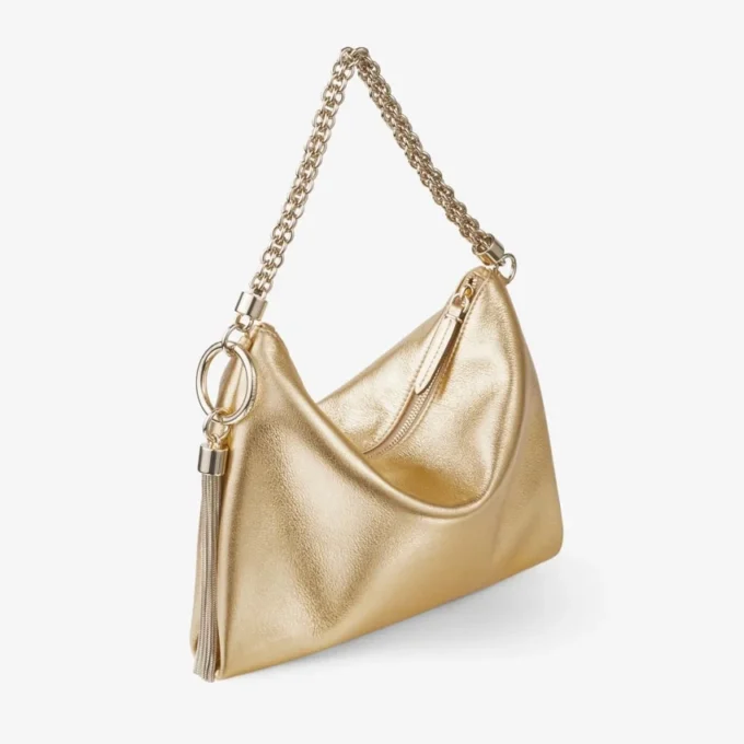 Bolso de mano Callie de piel metalizada dorada con correa de cadena Bolso de mano Callie de piel metalizada dorada con correa de cadena