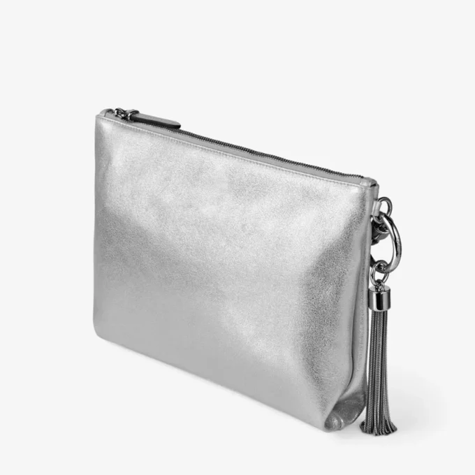 Bolso de mano Callie de piel metalizada plateada Bolso de mano Callie de piel metalizada plateada