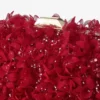 Bolso de mano Cloud de satén rojo rubí con bordado de pétalos Bolso de mano Cloud de satén rojo rubí con bordado de pétalos