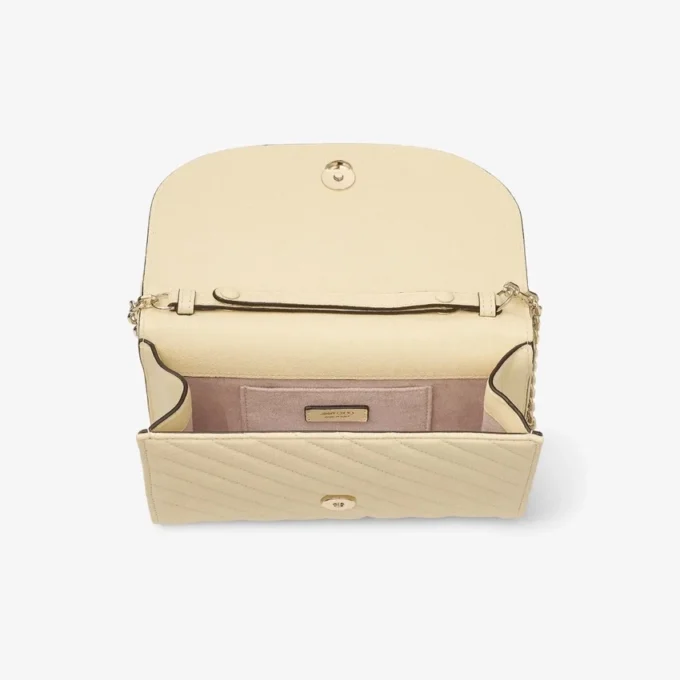 Bolso de mano Curve Bolso de mano de cuero Biker acolchado en color Buttermilk