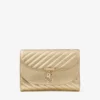 Bolso de mano Curve: bolso de mano de piel metalizada acolchada en dorado brillante con cadena Bolso de mano Curve: bolso de mano de piel metalizada acolchada en dorado brillante con cadena