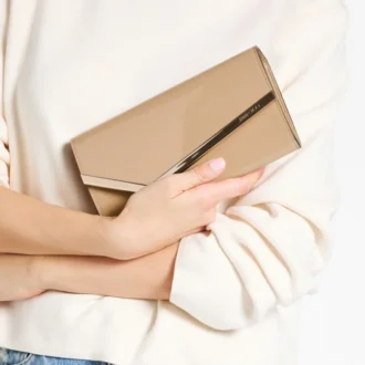 Bolso de mano Emmie Chai de charol