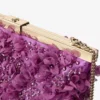 Bolso de mano Ganache de satén violeta orquídea con bordado de pétalos Bolso de mano Ganache de satén violeta orquídea con bordado de pétalos
