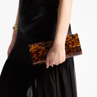 Bolso de mano Sweetie de acrílico con acabado carey