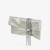 Bolso de mano Zandra de ante brillante en color oro claro con pulsera de cadena Bolso de mano Zandra de ante brillante en color oro claro con pulsera de cadena