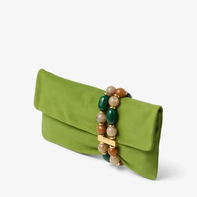 Bolso de mano Zandra de ante color trébol con pulsera de cuentas Bolso de mano Zandra de ante color trébol con pulsera de cuentas