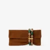 Bolso de mano Zandra de ante marrón claro con pulsera de cuentas