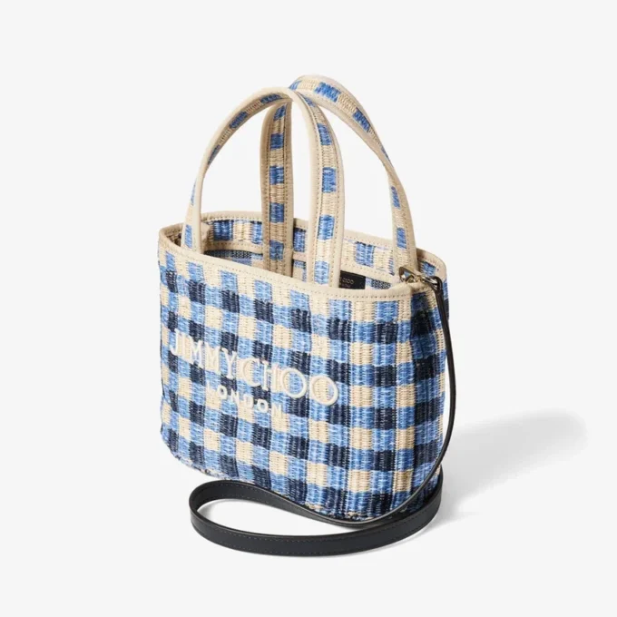 Bolso de playa tipo tote East-West Mini de rafia en mezcla de azul marino y estampado de cuadros vichy en color crudo Bolso de playa tipo tote East-West Mini de rafia en mezcla de azul marino y estampado de cuadros vichy en color crudo