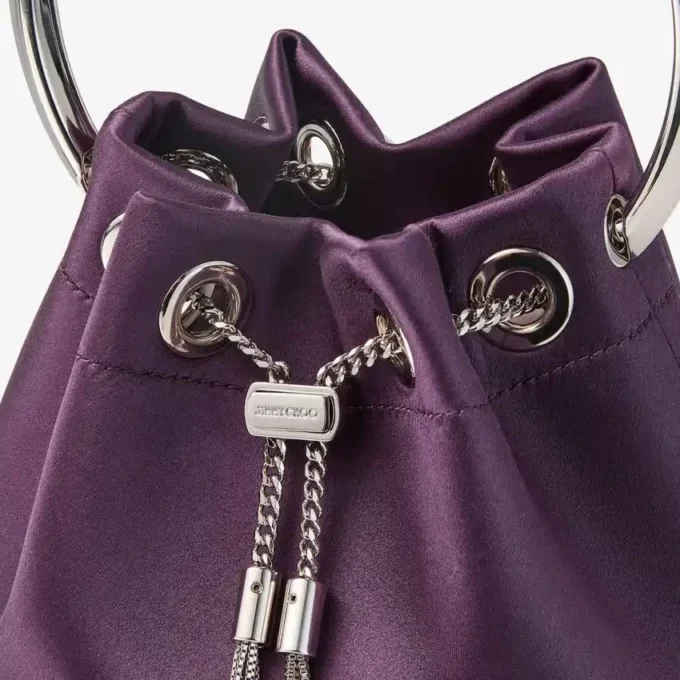 Bolso de satén Bon Bon Winter Bloom con brazalete metálico Bolso de satén Bon Bon Winter Bloom con brazalete metálico