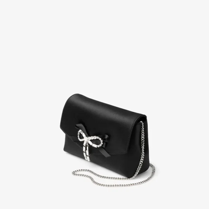 Bolso mini con lazo suave Bolso mini de satén negro con lazo de cristal