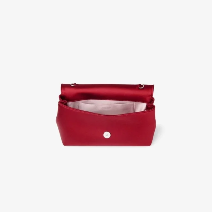 Bolso mini con lazo suave Bolso mini de satén rojo rubí con lazo de cristales