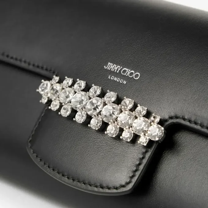 Bolso mini de hombro Bing Wallet Chain de piel negra con pieza de cristal
