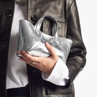 Bolso mini Diamond Tote de piel metalizada vintage plateada