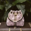Bolso mini tipo cubo Micro Bon Bon de satén rosa y encaje jimmy choo Bolso mini tipo cubo Micro Bon Bon de satén rosa y encaje jimmy choo