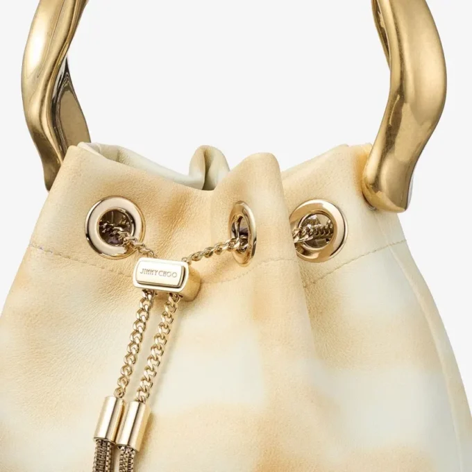 Bolso tipo cubo Bon Bon de piel teñida al estilo tie-dye en mezcla natural con asa esculpida