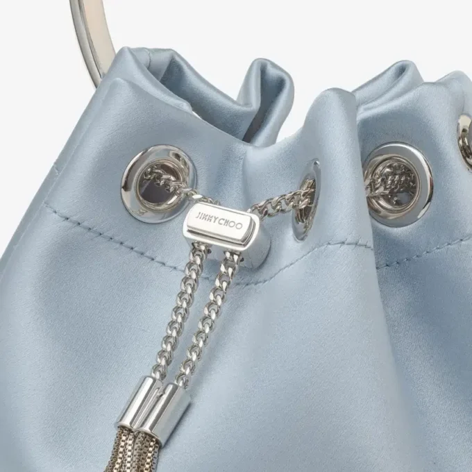 Bolso tipo cubo Bon Bon de satén azul hielo Bolso tipo cubo Bon Bon de satén azul hielo
