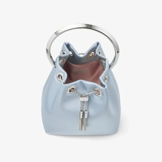 Bolso tipo cubo Bon Bon de satén azul hielo Bolso tipo cubo Bon Bon de satén azul hielo