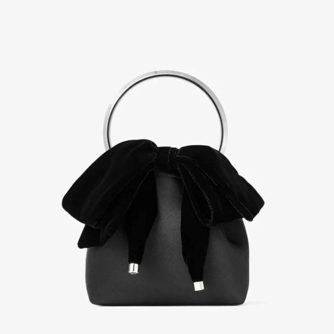 Bolso tipo cubo Bon Bon de satén negro con lazo de terciopelo Bolso tipo cubo Bon Bon de satén negro con lazo de terciopelo