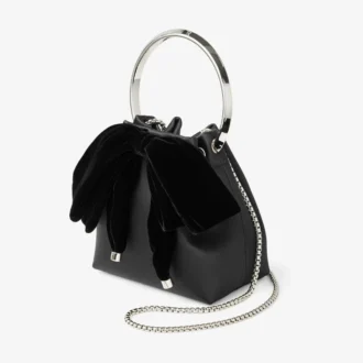 Bolso tipo cubo Bon Bon de satén negro con lazo de terciopelo