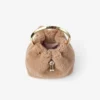Bolso tipo cubo Bon Bon en color toffee con asa metálica