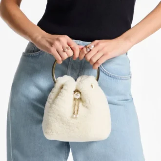 Bolso tipo cubo Bon Bon Natural con asa metálica