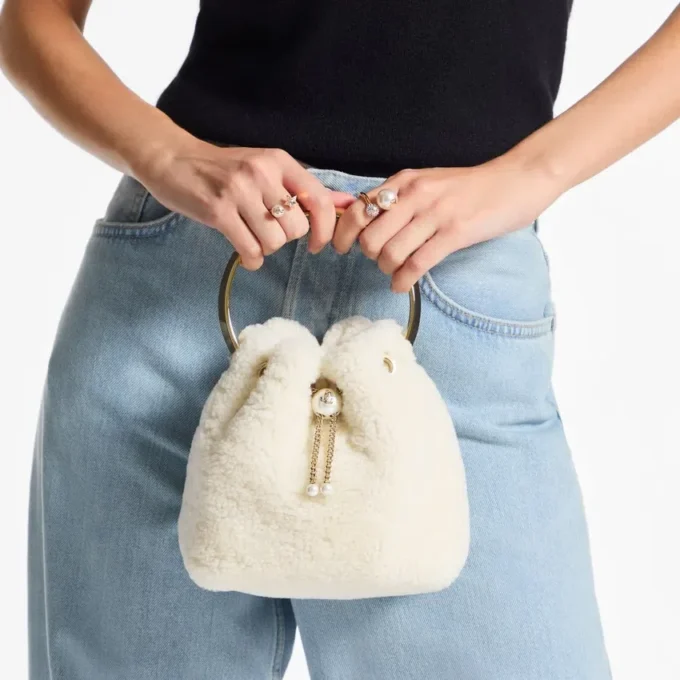 Bolso tipo cubo Bon Bon Natural con asa metálica Bolso tipo cubo Bon Bon Natural con asa metálica