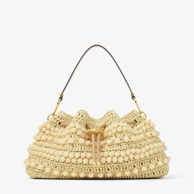 Bolso tipo cubo Cinch mediano de rafia con cuentas en tonos natural y capuchino y piel de becerro lisa