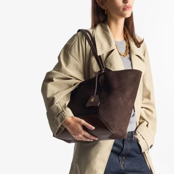 Bolso tote Diamond mediano de ante color café Bolso tote Diamond mediano de ante color café
