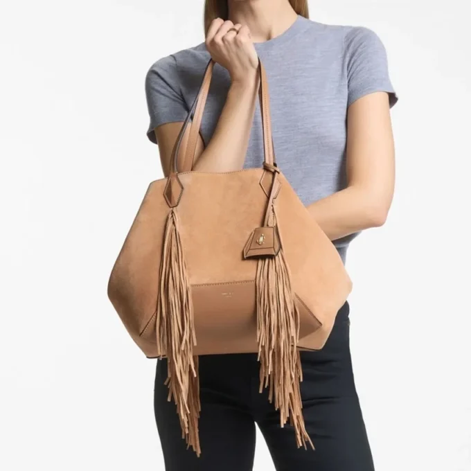Bolso tote Diamond mediano de ante color toffee con flecos Bolso tote Diamond mediano de ante color toffee con flecos