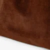 Bolso tote grande con cordón, de ante marrón claro y piel de becerro lisa, con el logotipo de jimmy choo