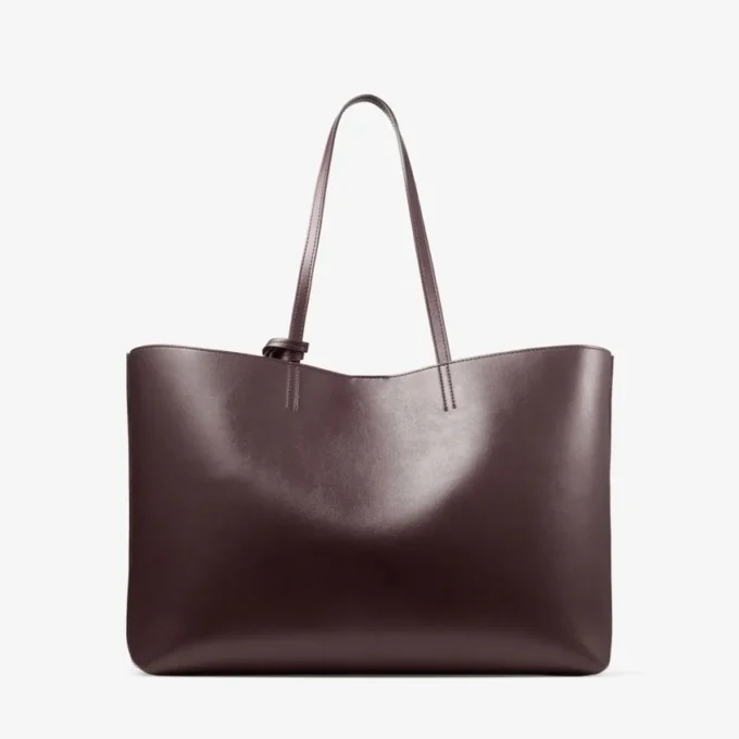 Bolso tote Nine2Five East-West de piel de becerro lisa en color merlot intenso
