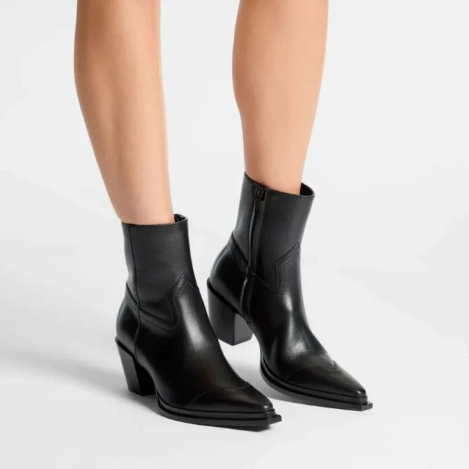 Botines Cece 60 en piel vachetta suave negra Botines Cece 60 en piel vachetta suave negra