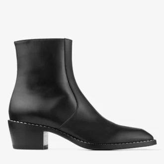 Botines Wilder de piel de becerro negra con detalles metálicos