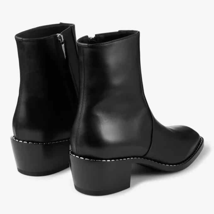 Botines Wilder de piel de becerro negra con detalles metálicos Botines Wilder de piel de becerro negra con detalles metálicos