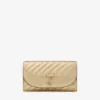 Cartera Curve con cadena Bolso de mano de piel metalizada acolchada en dorado brillante Cartera Curve con cadena Bolso de mano de piel metalizada acolchada en dorado brillante