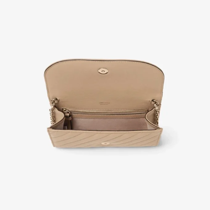 Cartera Curve con cadena Cartera de piel Biker acolchada Chai con cadena Cartera Curve con cadena Cartera de piel Biker acolchada Chai con cadena