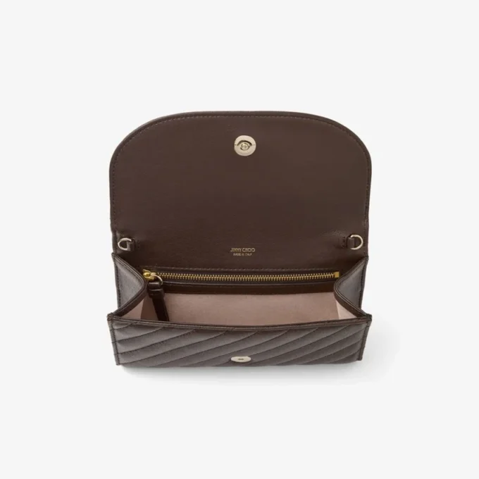 Cartera Curve con cadena de cuero Biker acolchado color chocolate