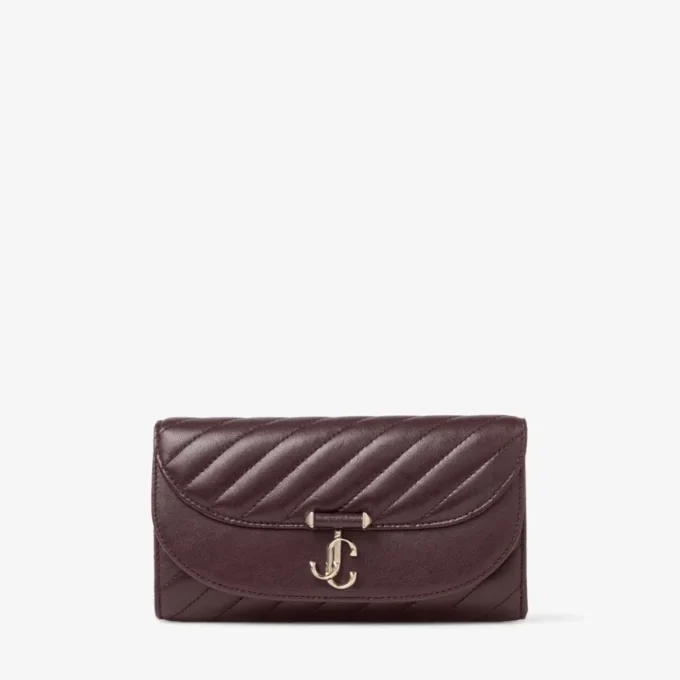 Cartera Curve con cadena de cuero Biker acolchado en color merlot intenso Cartera Curve con cadena de cuero Biker acolchado en color merlot intenso