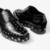 Jimmy Choo Noir Kei Ninomiya Star Shoe Zapatos negros de piel de becerro pulida con cordones y adornos de estrellas Jimmy Choo Noir Kei Ninomiya Star Shoe Zapatos negros de piel de becerro pulida con cordones y adornos de estrellas