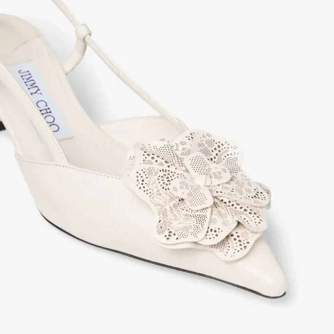 Mimmi Sling Back 50 Latte: sandalias de talón abierto de piel napa brillante con adorno de encaje Mimmi Sling Back 50 Latte: sandalias de talón abierto de piel napa brillante con adorno de encaje