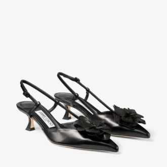 Mimmi Sling Back 50: sandalias de talón abierto en piel napa brillante negra con adorno de encaje de napa