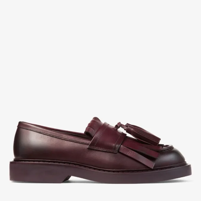 Mocasines Buff con flecos Mocasines de piel de becerro encerada en color merlot intenso Mocasines Buff con flecos Mocasines de piel de becerro encerada en color merlot intenso
