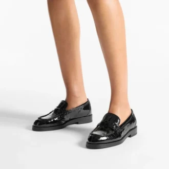 Mocasines Ivy de piel con relieve de cocodrilo negro