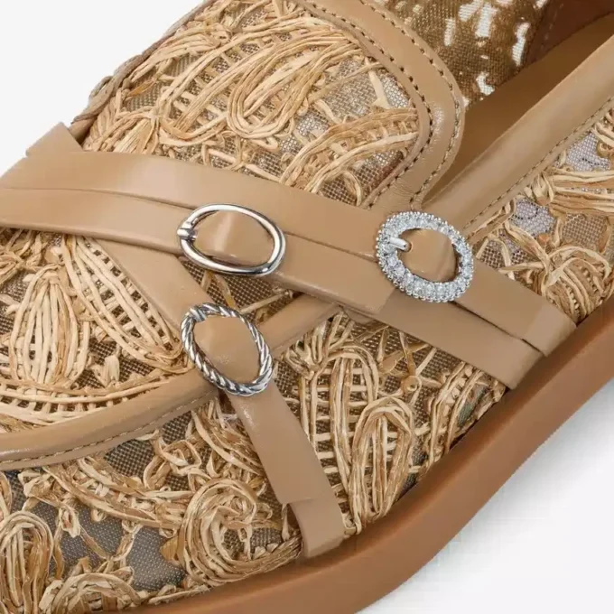 Mocasines Kalia de rafia tejida con motivos florales naturales y piel de becerro