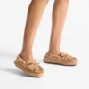 Mocasines Manon F de ante de terciopelo color toffee con borreguillo