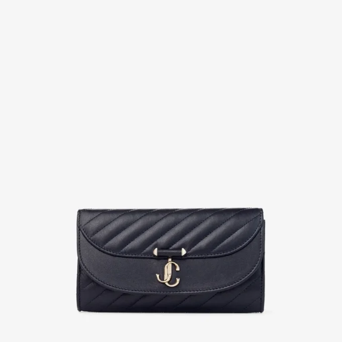 Monedero Curve con cadena Monedero de piel Biker acolchada en color marino con cadena Monedero Curve con cadena Monedero de piel Biker acolchada en color marino con cadena
